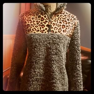 Sherpa Quarter Zip size S/M